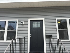 Building Photo - 234 Oak St