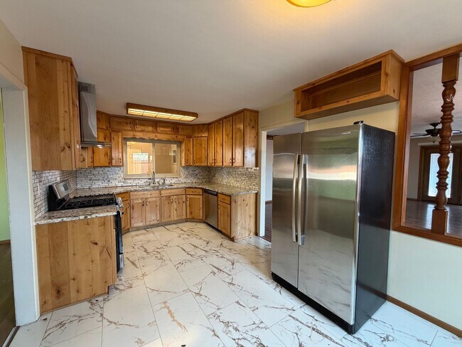 Foto del edificio - Cozy 4 Bedroom 2 Bathroom Home In The NE!