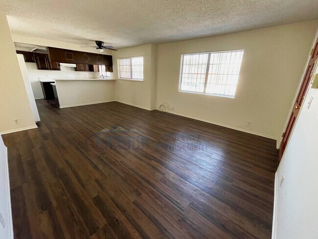 Foto del edificio - 1574 W 207th St