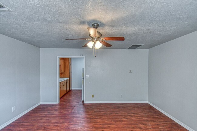 Foto del edificio - 711 S Jenkins Ave