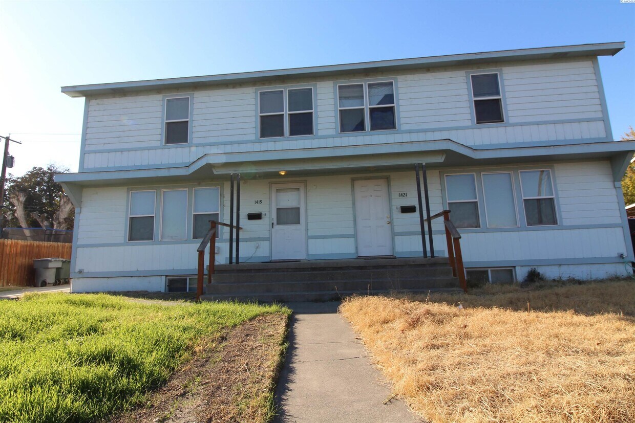 Primary Photo - 4 bed/1.5 bath Richland Duplex