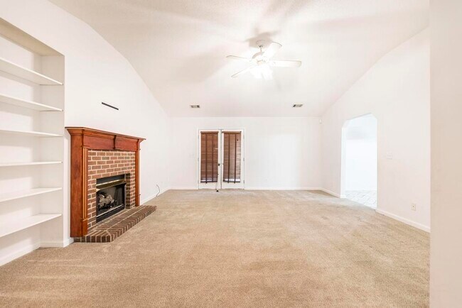 Foto del edificio - 4691 Donnan Rd