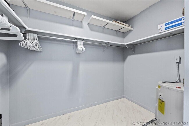 Building Photo - 300 Waterway Dr S