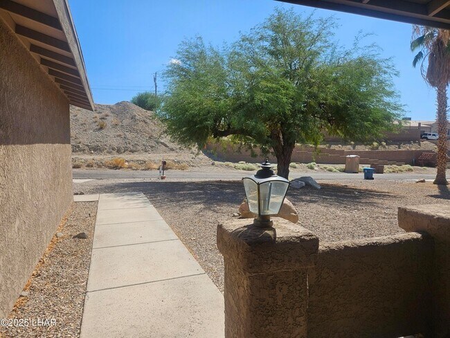 Foto del edificio - 3633 Desert Garden Dr