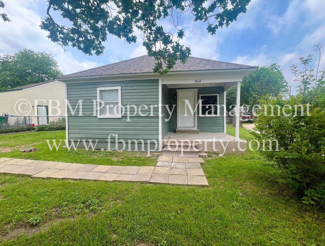 Primary Photo - 204 Opal - Beautiful 2 Bedroom, 1 Bathroom...