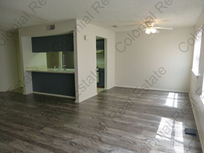 Foto del edificio - Cozy 2 bedroom 2 bathroom townhome