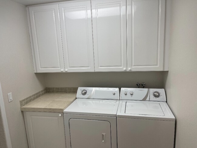 Foto del edificio - 1254 Los Meadows Dr