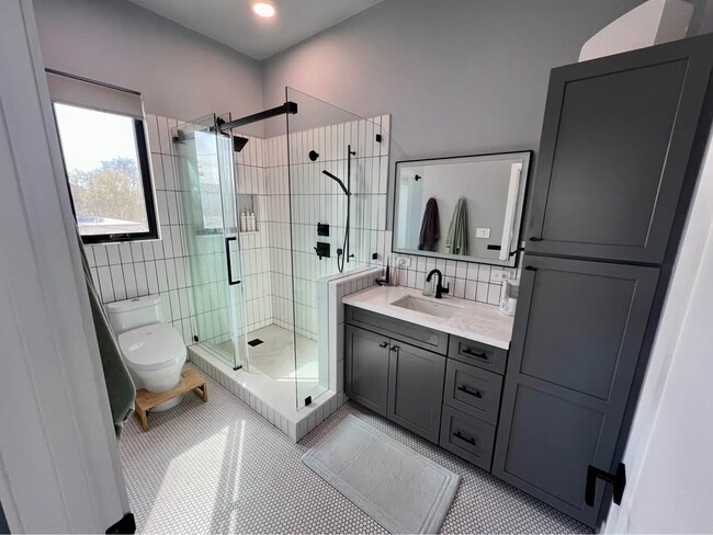 Bathroom - 11044 Aletta Ave