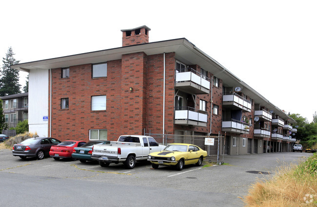 Building Photo - Majestic View Apartments