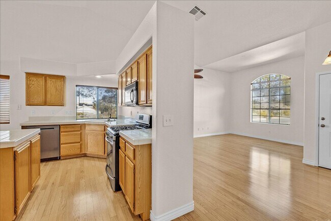 Foto del edificio - Single Story on Corner Lot in Henderson