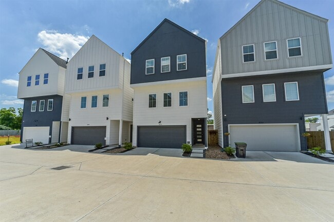 Building Photo - 8321 Springwood Cyn Ln