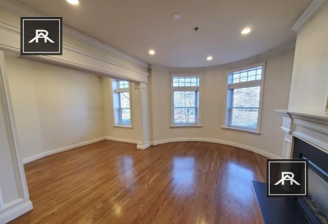 Foto del edificio - 3 bedroom in Brookline MA 02445