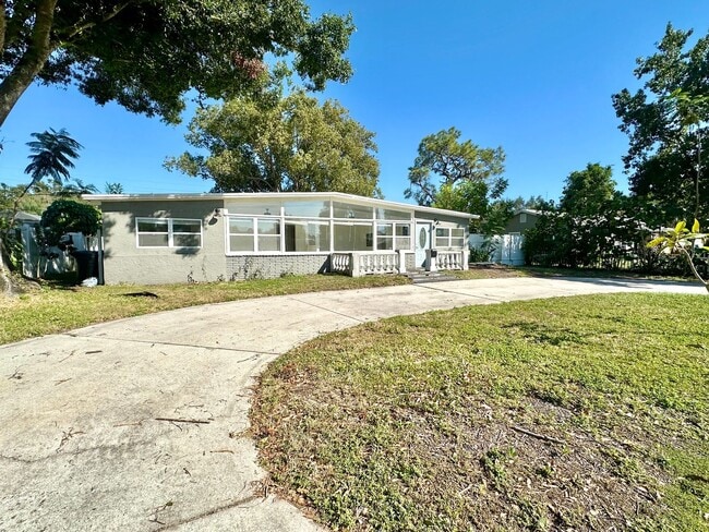 Building Photo - Charming updated 3Bedrooms 1Bath Home in p...