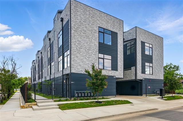 Foto del edificio - 430 E 8th St