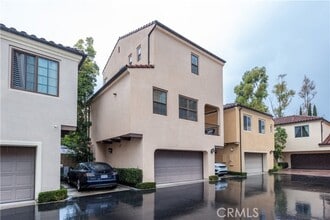 Building Photo - 53 Strawberry Grove