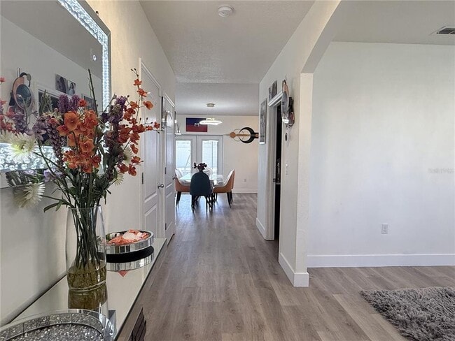 Foto del edificio - 375 Nova Dr