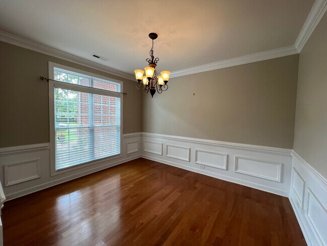 Building Photo - 9720 Royal Colony Dr