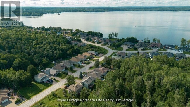 Building Photo - 293 Osprey Crescent