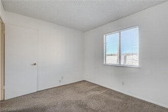 Building Photo - 707 Honeybee Ct