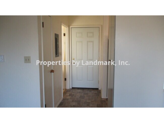Building Photo - Application pending-Upstairs Studio Apartment