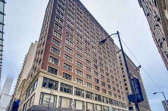 Building Photo - 5 N Wabash Ave