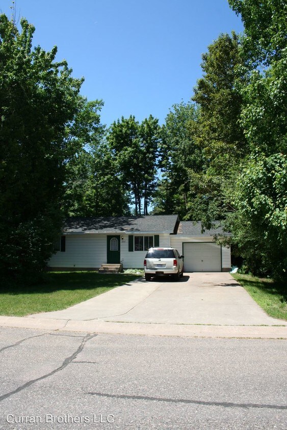 Building Photo - 3 br, 1.5 bath House - 2047 Van Evera