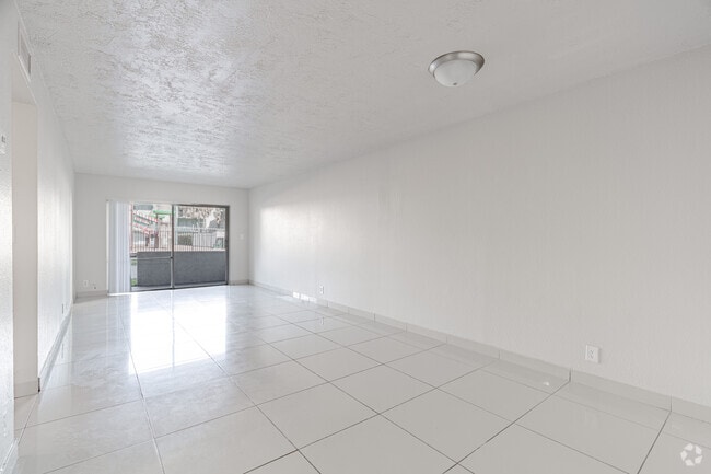 2BR, 1BA - 1,190SF - Windward Vista