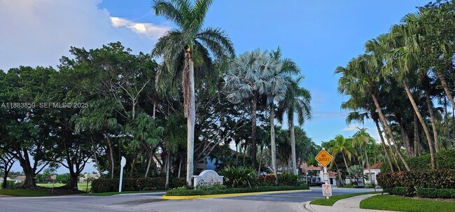 Foto del edificio - 9220 NW 9th Pl