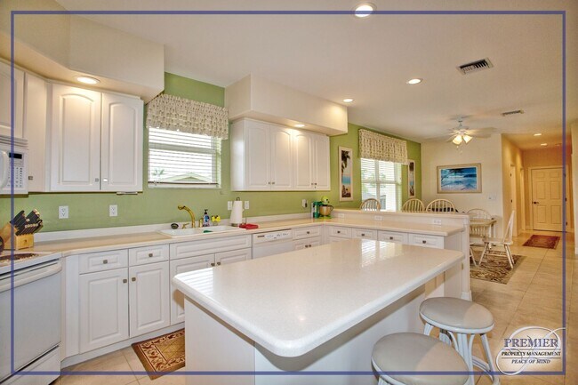 Foto del edificio - **FT. MYERS BEACH-POOL HOME**CANAL FRONT**...