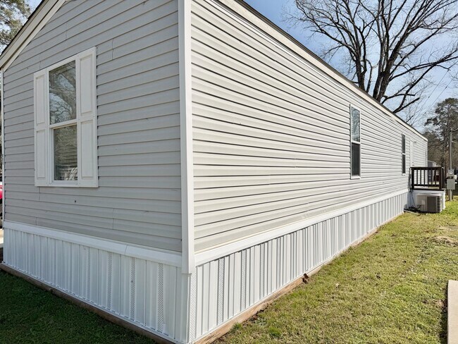 Foto del edificio - 130 Janice St