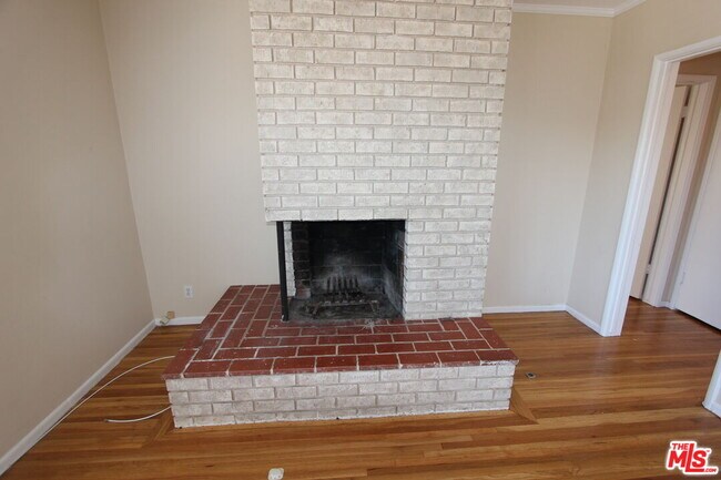 Foto del edificio - 380 Pershing Dr