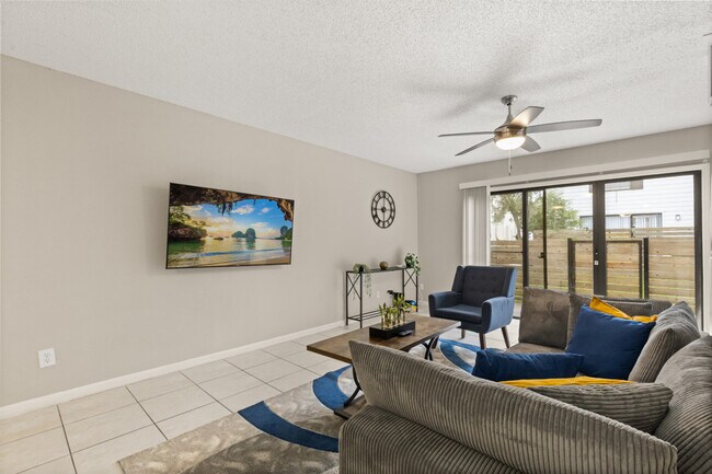 Building Photo - 13921 Heritage Club Dr