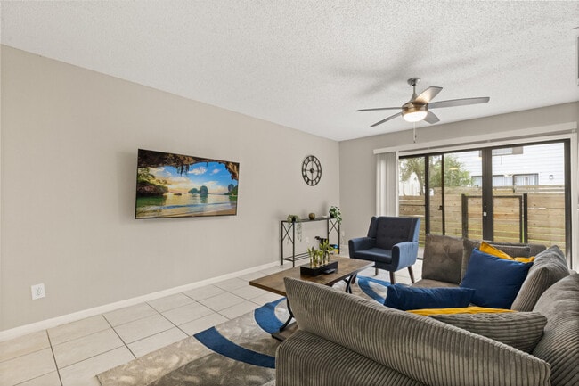 Foto del edificio - 13921 Heritage Club Dr