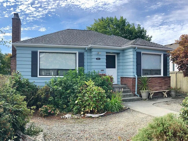 Building Photo - 1107 N 49th St