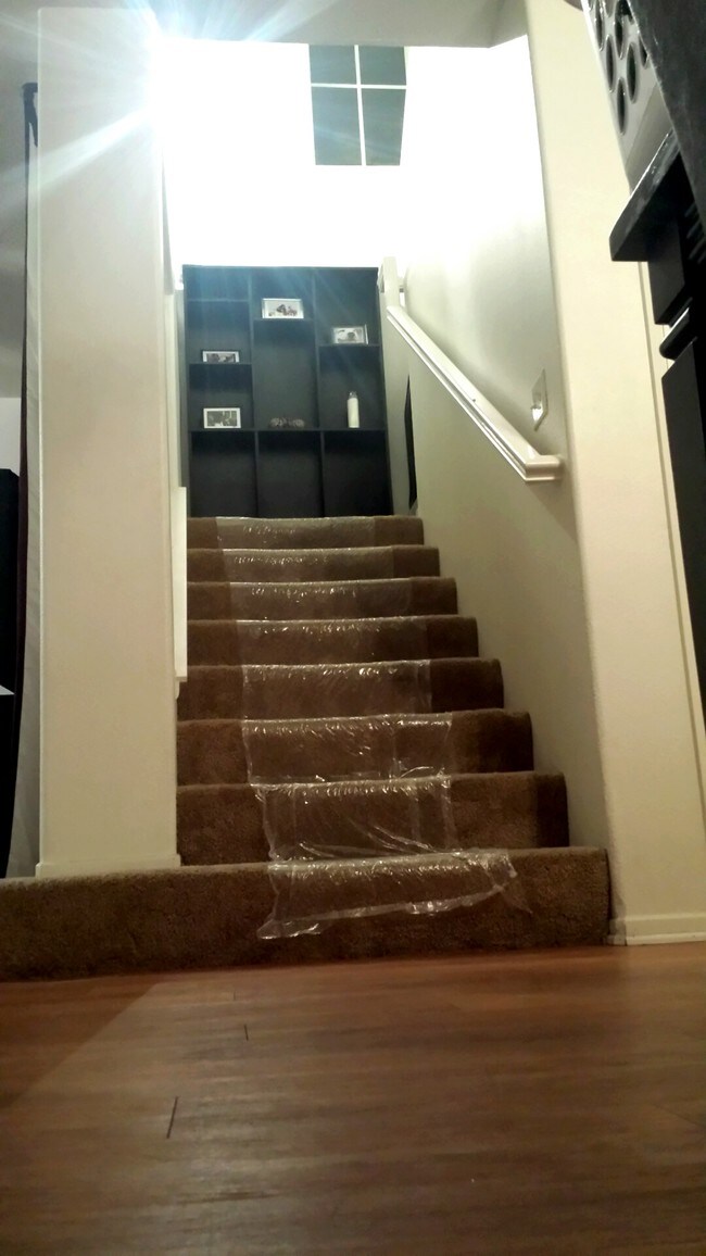 Foto del edificio - 1050 Harbor Heights Dr