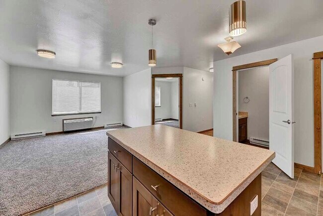 Building Photo - 921 Gibbon St