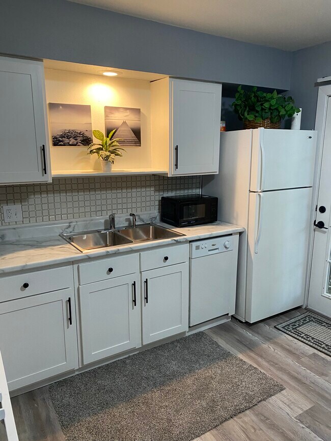 78 Providence Ln Unit Duplex, Springfield, IL 62711 Condo for Rent in