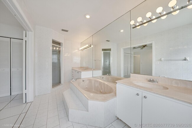 Foto del edificio - 2141 SW 23rd Ave