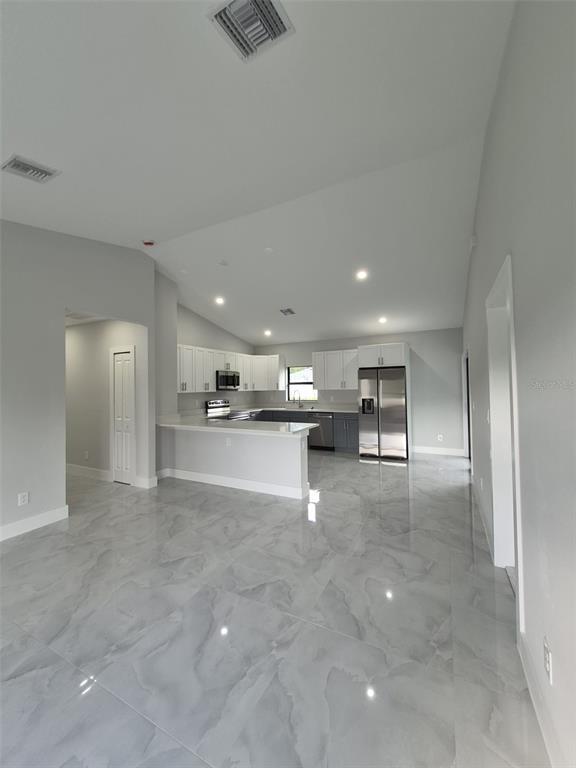 Building Photo - 445 Wickham Ave S