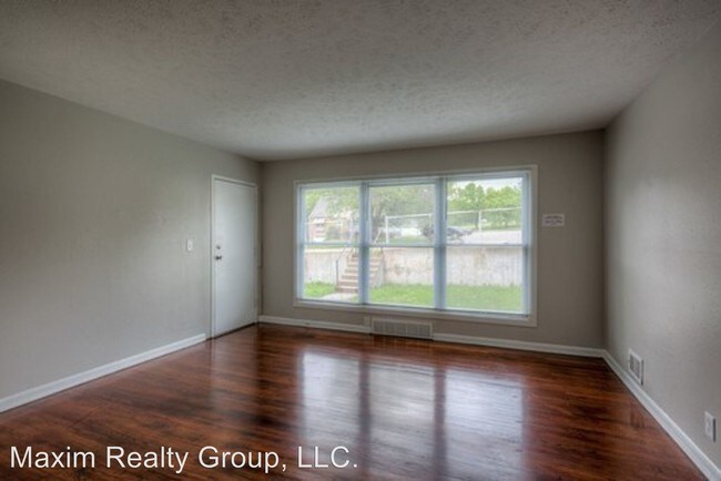 Foto del edificio - 4825 Ames Ave