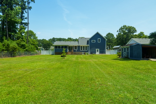 Building Photo - 102 Quarter Landing Dr