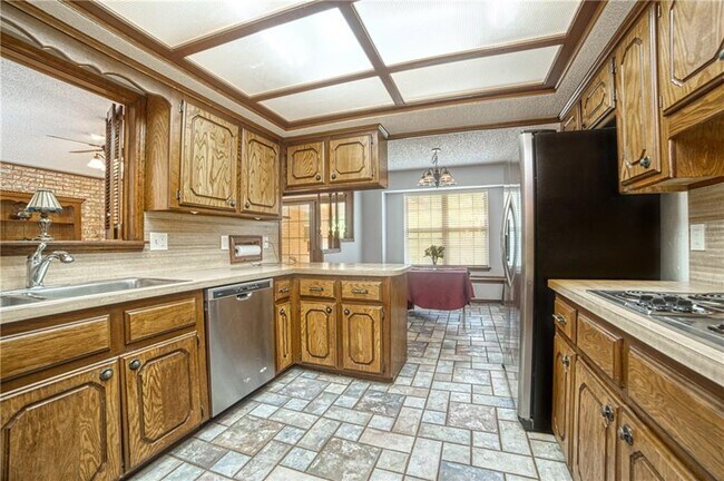 Building Photo - 3500 Lytal Terrace