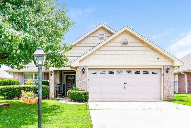 Building Photo - 4056 Cambridge Dr