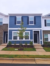 Building Photo - 2062 Gln Xing Dr