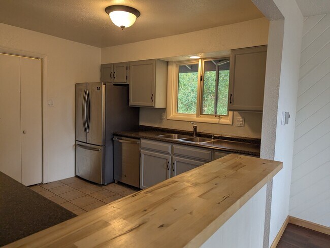 Foto del edificio - 2560 Cortina Ln