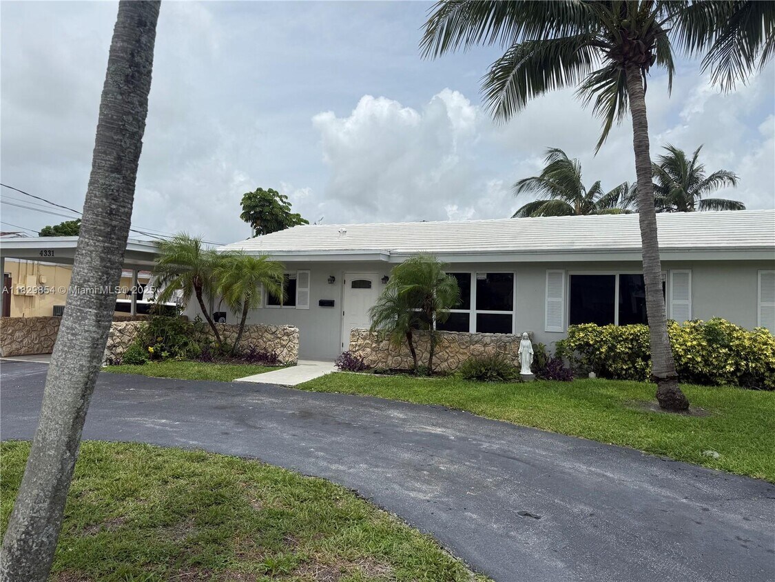 Foto principal - 4331 NW 10th St