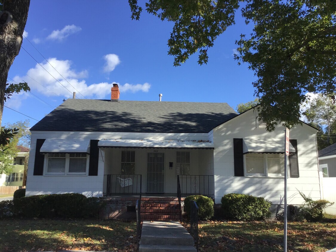 Primary Photo - 802 E 40th St