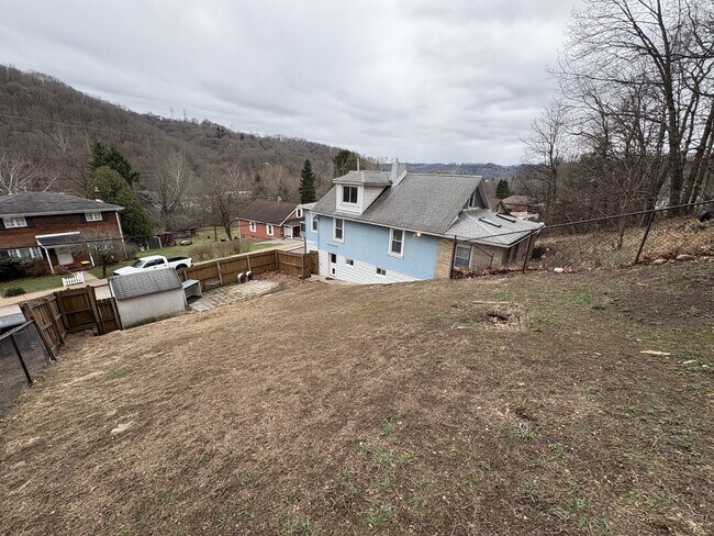 Foto del edificio - 793 Valley Rd