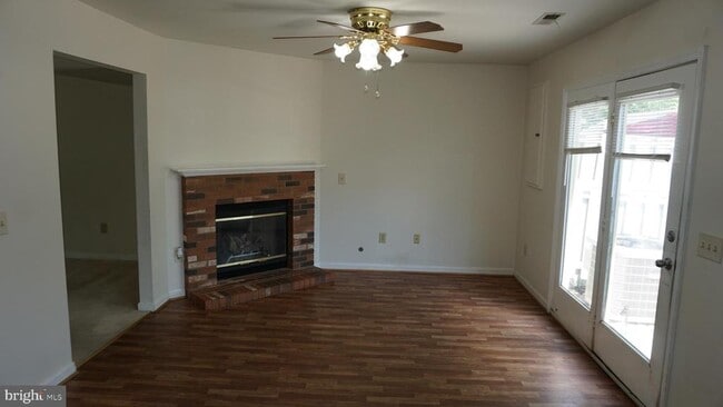 Building Photo - 841 Waterford Dr