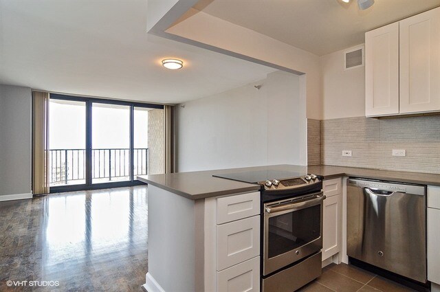 Foto del edificio - 3660 N Lake Shore Dr